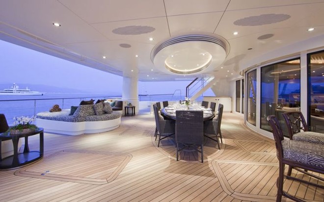 Hemisphere deck in calm weather ©  SW